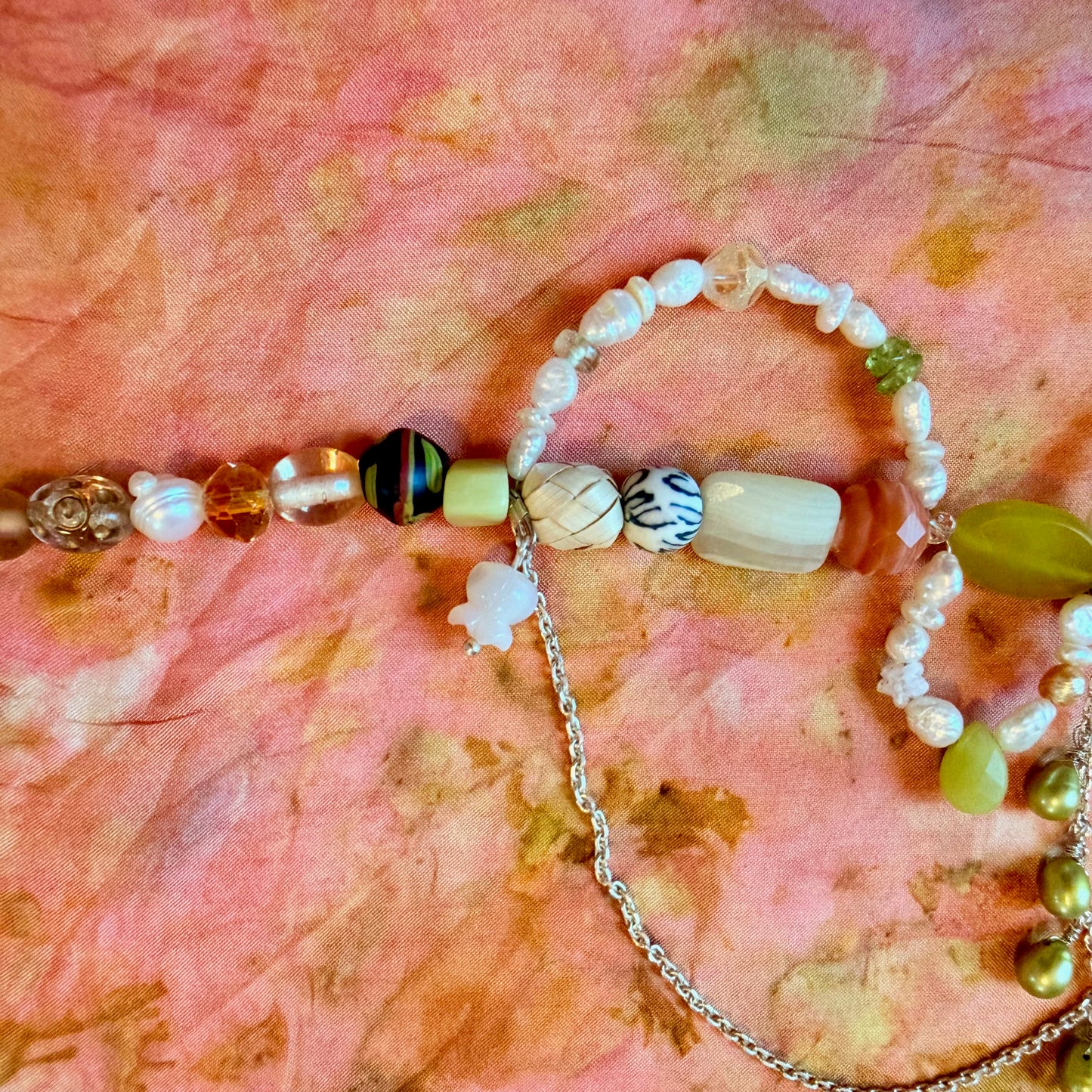 EVERYTHING AT ONCE Choker