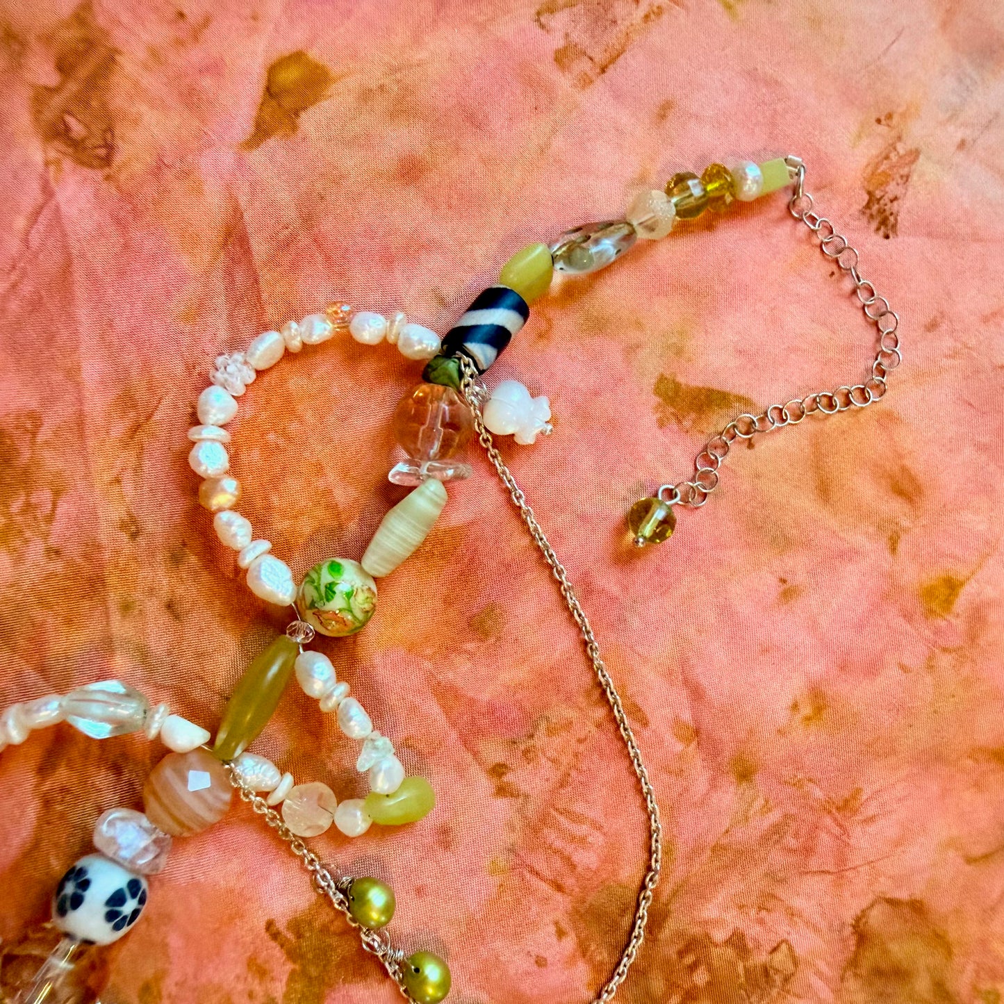 EVERYTHING AT ONCE Choker